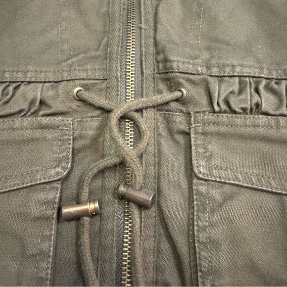 Coffee Shop Vest Size Medium
Olive Green Fleece Lined Snap Button Utility NWT - Picture 8 of 17